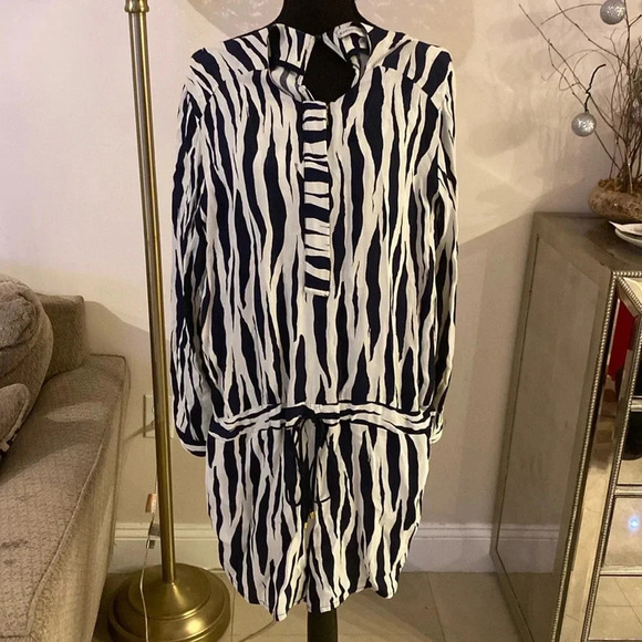 Karina Grimaldi romper size medium - Picture 1 of 5